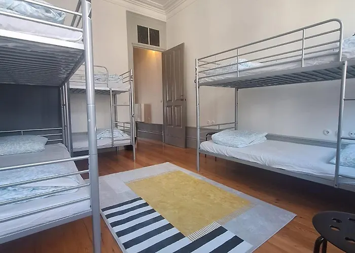 Easy Host Porto Hostel