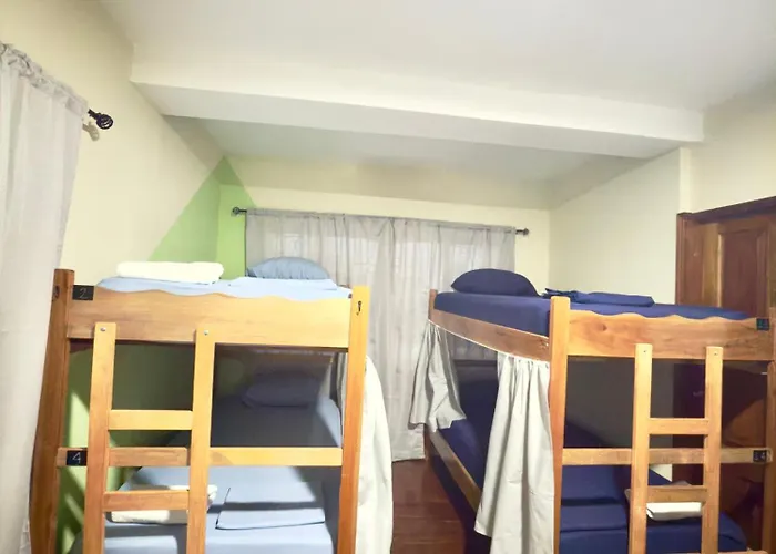 Travelart Backpackers Hostel Belize City