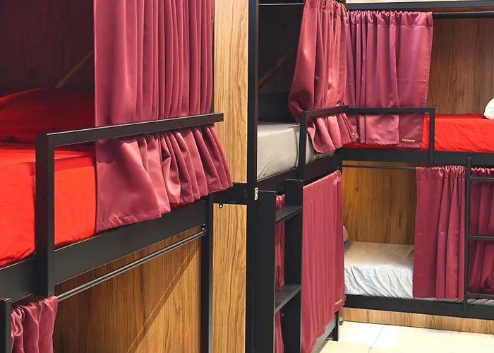 Senda Hostel Retiro - Atocha & Madrid Centro