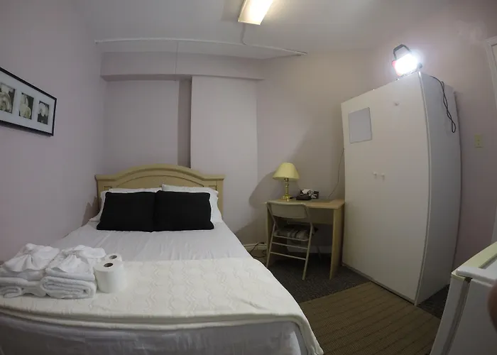 Cheap Hostels in Toronto