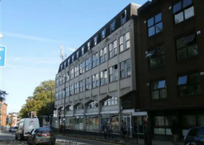 Kensal Green Backpackers London