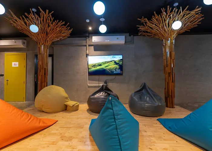 Patong Poshtel (Adults Only) Hostel