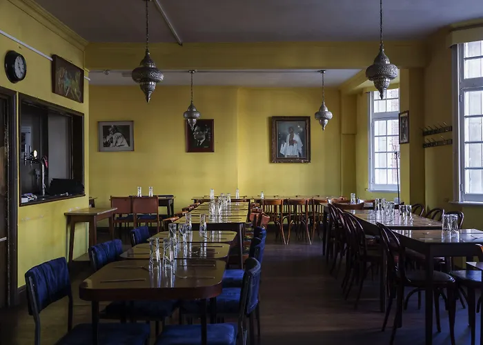 Strand Continental London