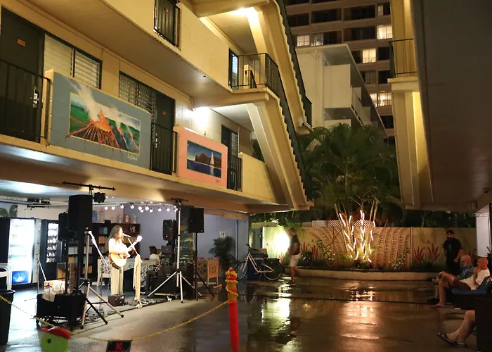 Waikiki Beachside Hostel Honolulu