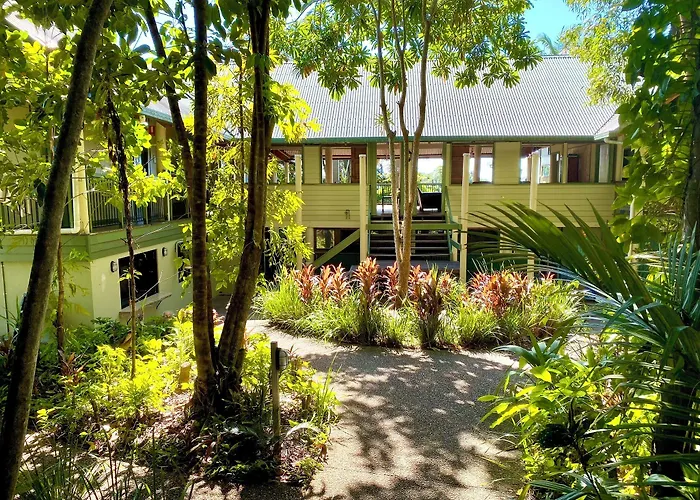 Jackaroo Treehouse Rainforest Retreat Mission Beach