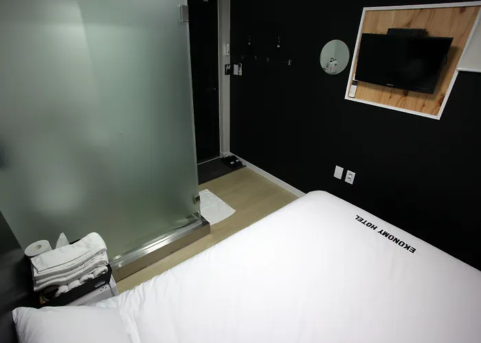 Ekonomy Hotel Myeongdong Premier Seoul