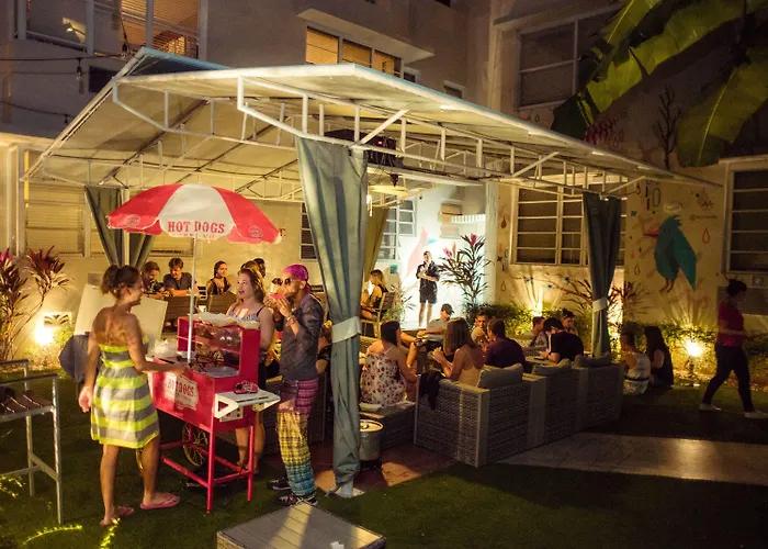 Beds N' Drinks Hostel Miami Beach