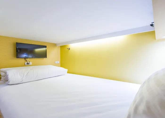 Matchbox Bangkok Hostel