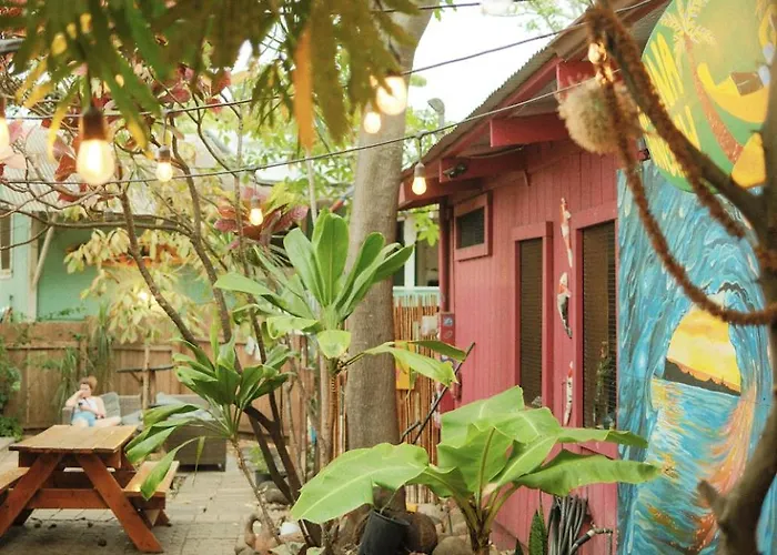Banana Bungalow Maui Hostel Wailuku