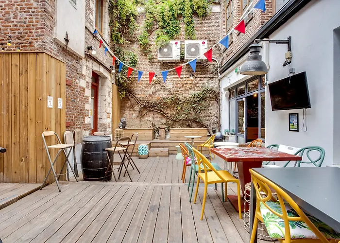 The People - Lille Hostel