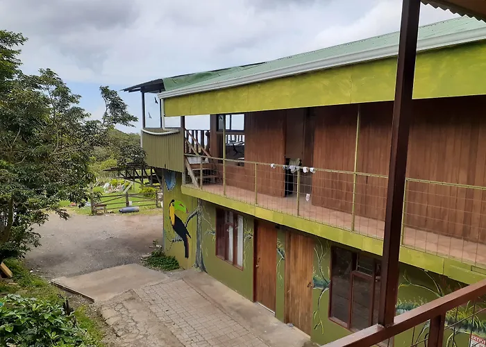 Hostel La Suerte Monteverde