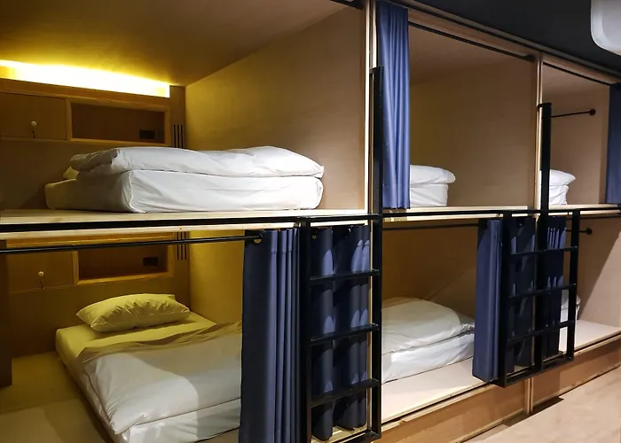 Borbaboom Phuket Poshtel & Hostel
