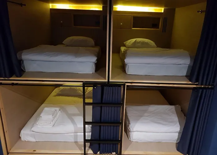 Borbaboom Phuket Poshtel & Hostel