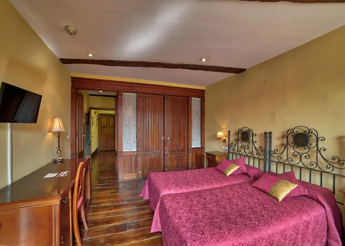 Hostal Santo Grial Santiago de Compostela