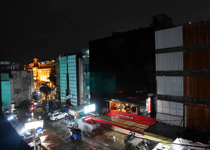 Sleepy Raccoon Hostel Jakarta