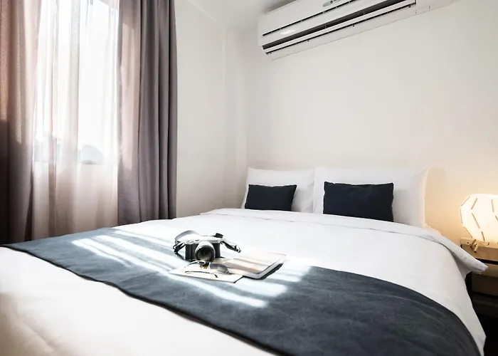 Warm Window Silom Hostel Bangkok