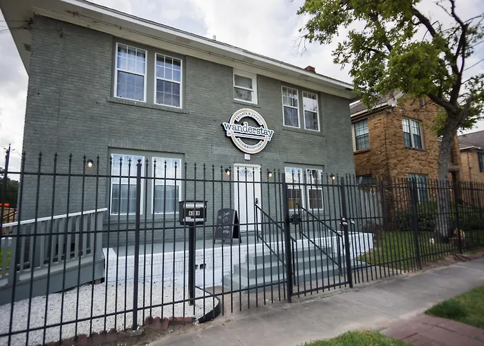 Wanderstay Houston Hostel