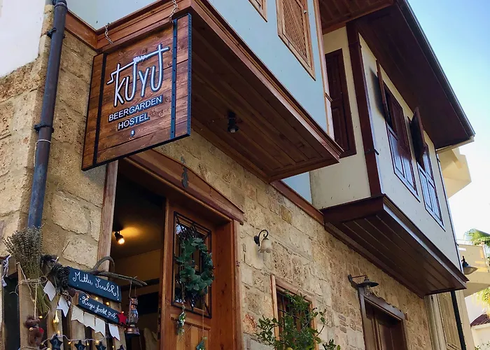 Kuyu Beergarden Hostel Antalya