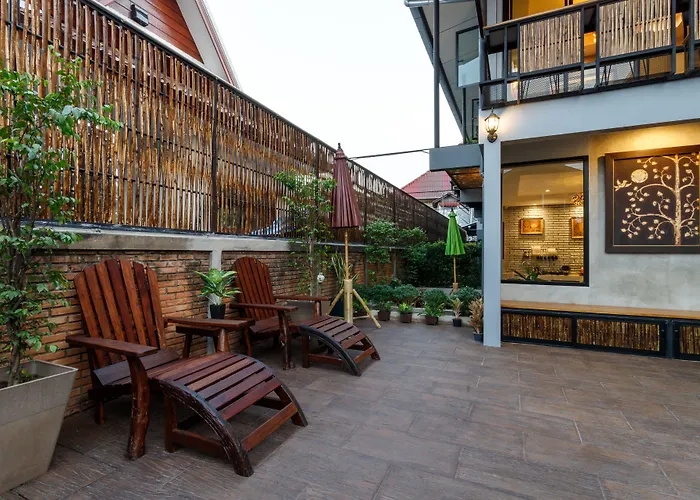 Hostel One Art And Gallery Chiang Mai