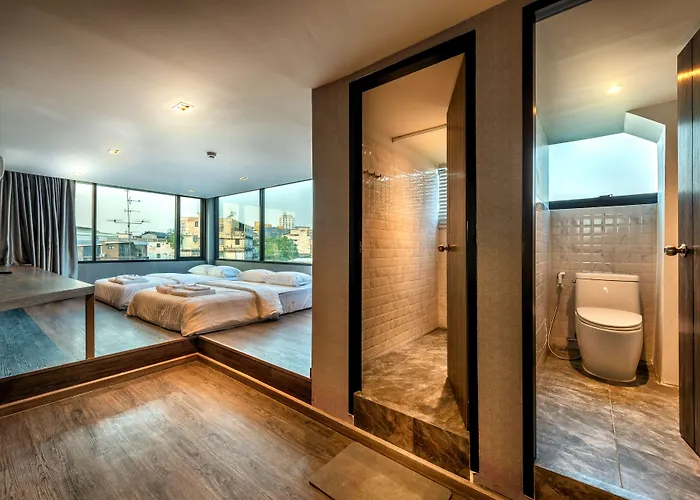 Happy Station Bangkok Hostel