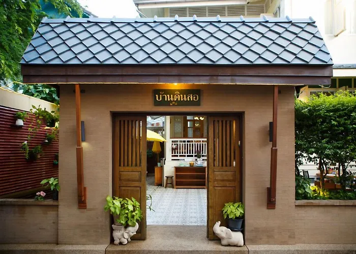 Baan Dinso Hostel Bangkok