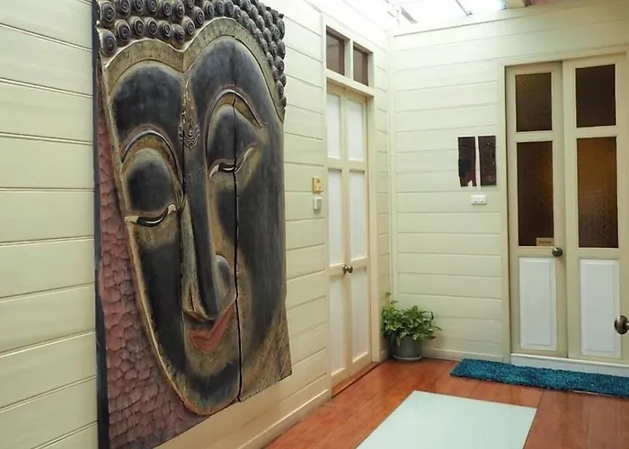 Baan Dinso Hostel Bangkok