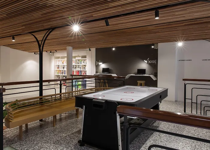 Double B Hostel Bangkok