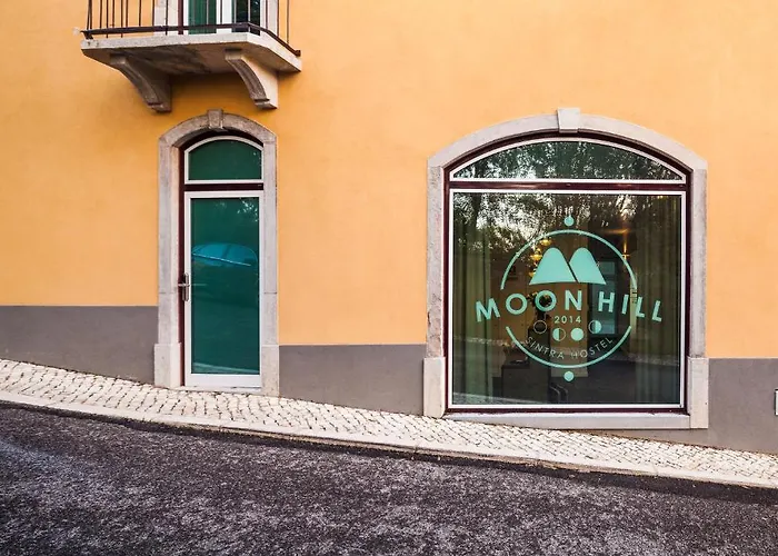 Moon Hill Sintra Hostel