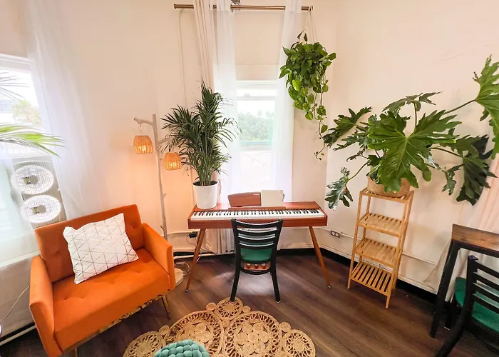 Ith San Diego Mission Beach Backpacker Hostel