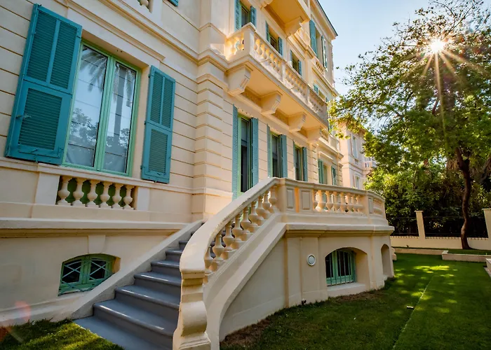 Banana'S Camp Hostel Cannes