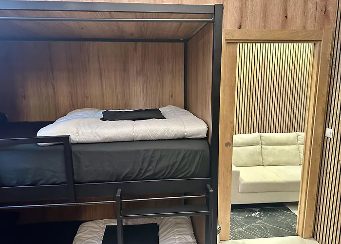 Senda Hostel Retiro - Atocha & Madrid Centro