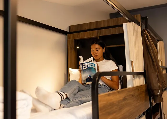 Haka House Queenstown Lakefront