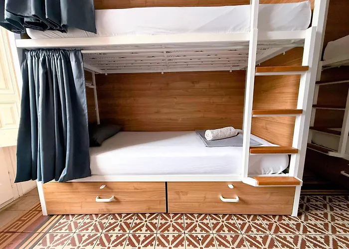 Fabrizzio'S Petit Hostel Barcelona