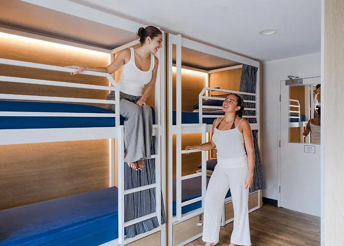 The Surf House Hostel Byron Bay