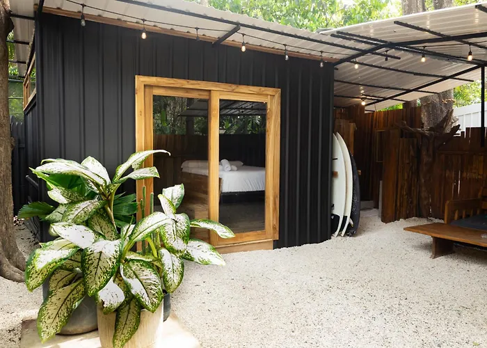 Zeneidas Surf Garden Playa Santa Teresa 