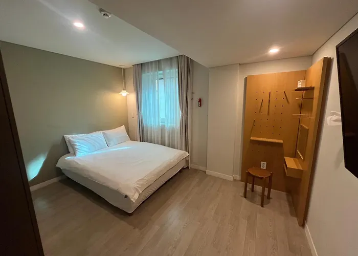 Upflo Hostel Seoul