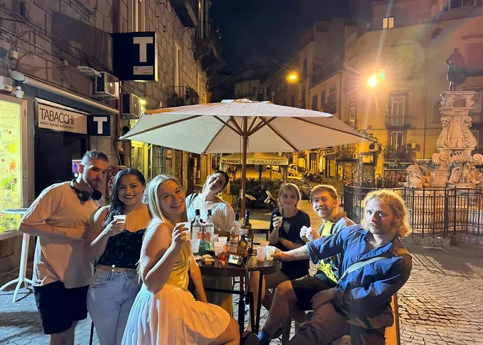 6 Small Rooms Naples