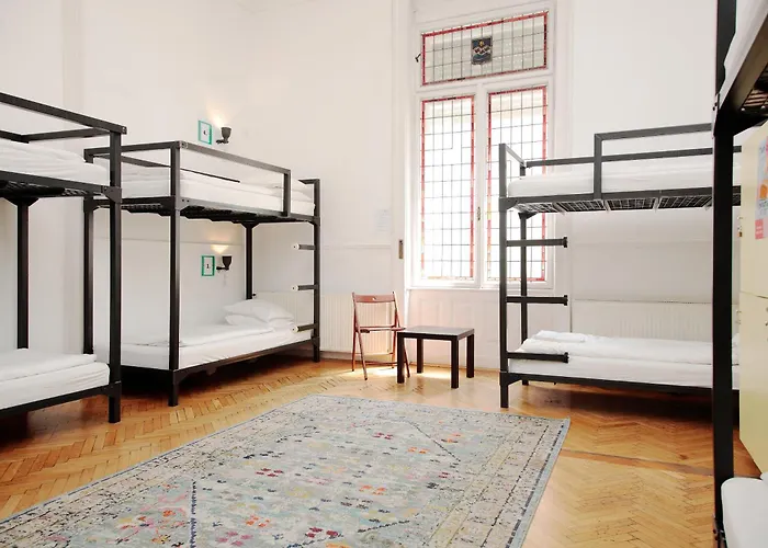 Top House Hostel Abu Dhabi