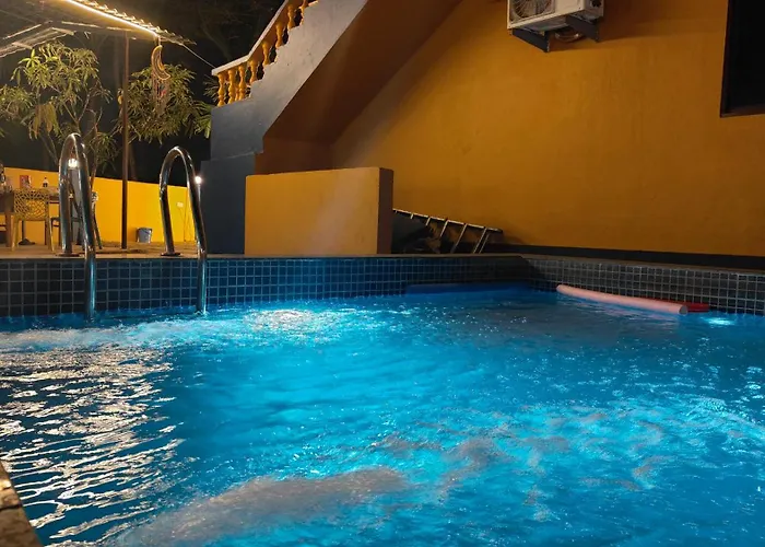 The Lazy Turtle Hostel Morjim