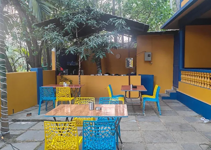 The Lazy Turtle Hostel Morjim