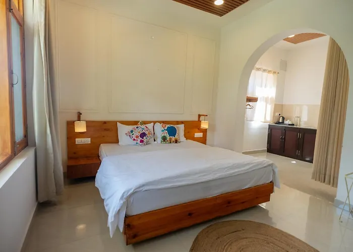 Tlo - The Life Outdoor, Bir Billing Hostel