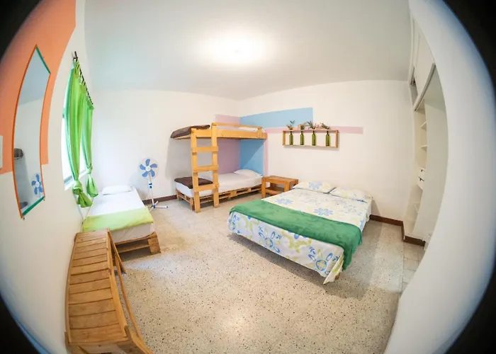 Hostal Paz Y Vida Medellin