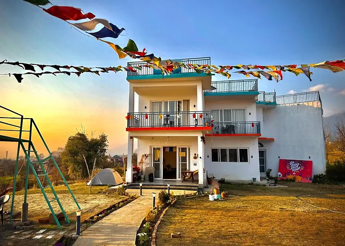 Social Monkey Hostel Bir