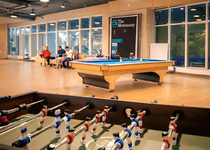 Metro Pod Hotel At New Delhi Metro & Railway Station