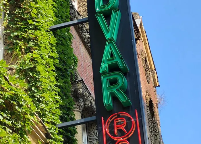 Budapest Party Hostel At Udvarom