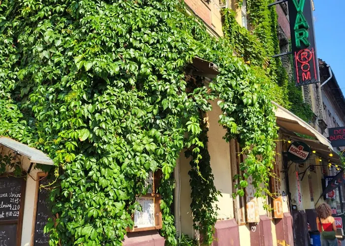 Budapest Party Hostel At Udvarom