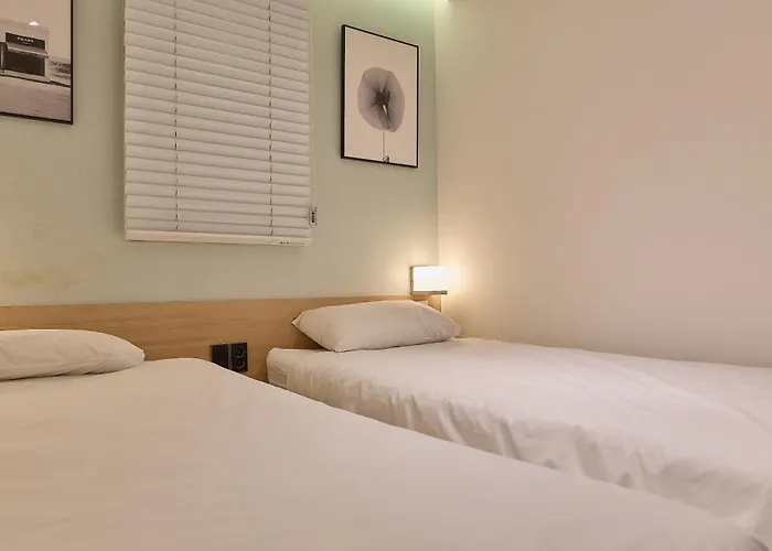 Artravel Myeongdong Hostel Seoul