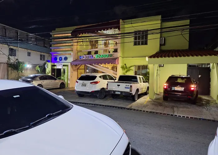 Hotel Enrique Gazcue Bed Breakfast And Parking Santo Domingo