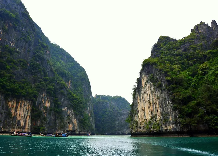 Base Ao Nang Beachfront Party Hostel 18-35 Years Old Only