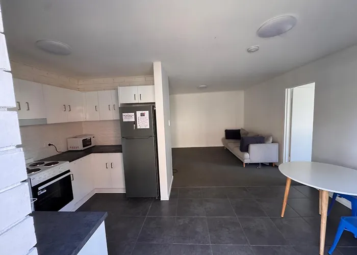 Mumma'S Hostel Surfers Paradise - 18 To 40 Years Old - Passport Only Gold Coast